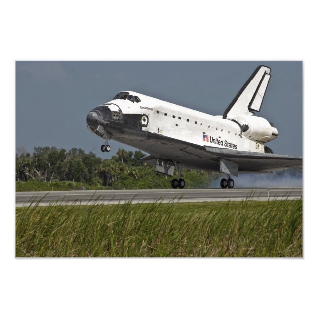 Foto Shuttle Endeavor pousando o Centro Espacial Kenned (Frente)