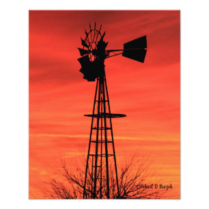 Foto Silhouette Sunset de Kansas Windmill com nuvens