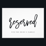Foto Sinal Reservado Escolha seu tamanho Caligrafia Esm<br><div class="desc">Planeje uma celebração de na moda com este convite moderno que seus convidados adorarão. Design por © berryberrysweet. Arquivos digitais imprimíveis estão disponíveis! Visite nosso site em www.berryberrysweet.com para obter mais detalhes!</div>