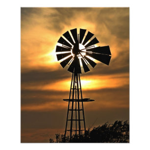 Foto Sol colorido do Kansas com nuvens e o Sol