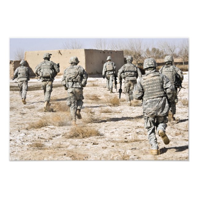 Foto soldados respondem a um ataque de armas ligeiras (Frente)