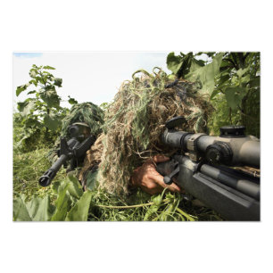 Foto Soldados vestidos em ternos do ghillie