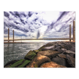 Foto Stormy Sky sobre a Ponte do Rio Indiana