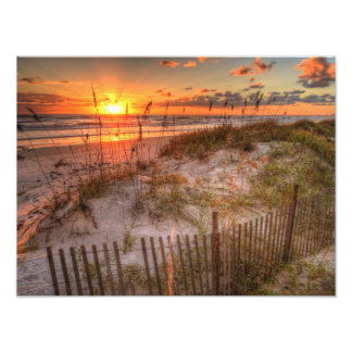 Foto Sunrise sobre dunas de areia na praia de Daytona,