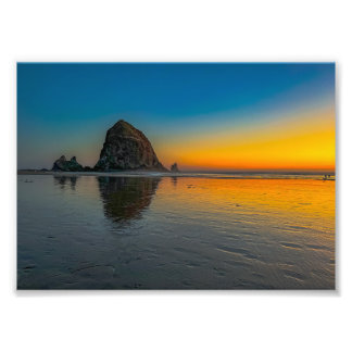 Foto Sunset em Haystack Rock em Cannon Beach, Oregon