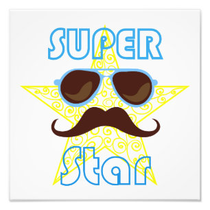 Foto Super Star de óculos de sol e bigode