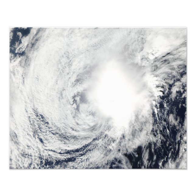 Foto Tempestade tropical Nida sudeste de Kadena (Frente)