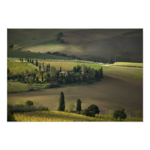 Foto Terra agrícola ao redor de Montepulciano, Toscana,