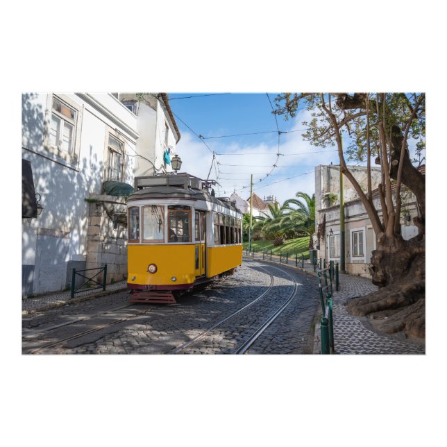 Foto Trama amarela na rua em Lisboa, Portugal (Frente)