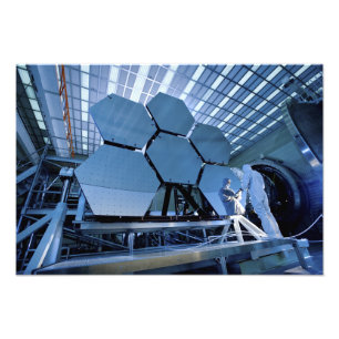 Foto Um array do Telescópio Espacial James Webb
