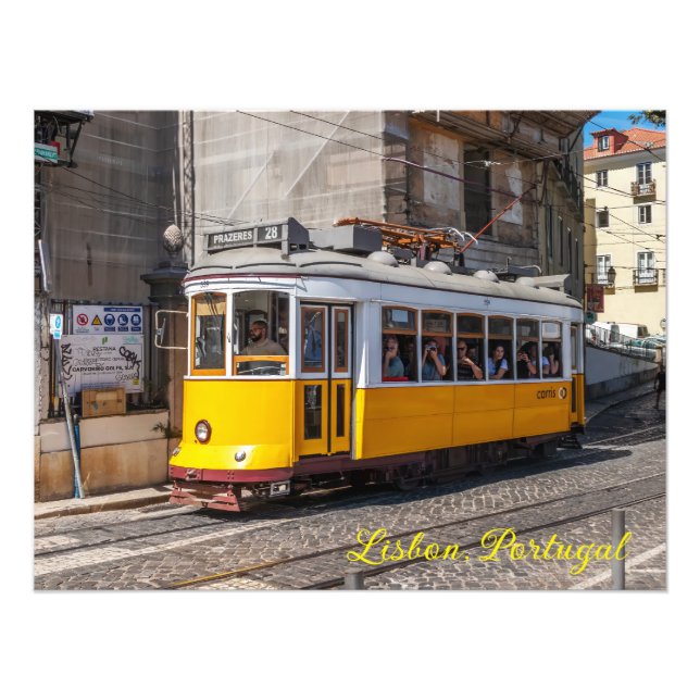 Foto Um elétrico icônico, amarelo, Lisboa, Portugal (Frente)
