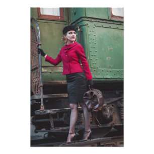 Foto Vintage retro mulher na estação de trem