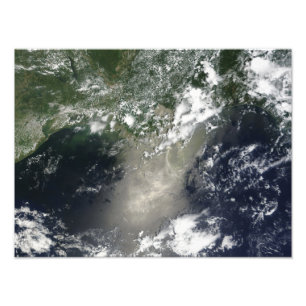 Foto Vista satélite das raias e das fitas do óleo