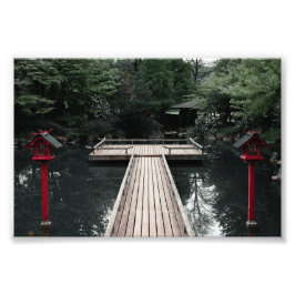 Foto Wooden Pier framed by red Lanterns