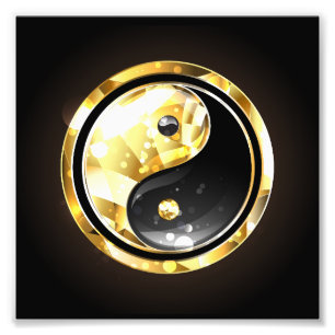 Foto Yin Yang dourado em preto