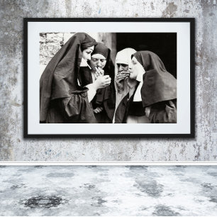 Fotografia Antiga de Freiras Fumando