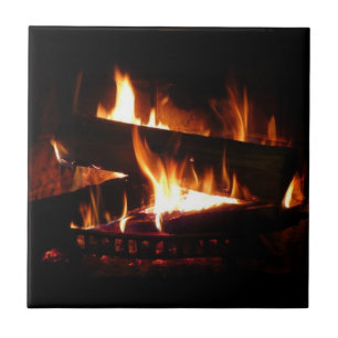 Fotografia da cena de inverno quente em lareira