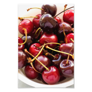 Fotografia de Cerejas Vermelhas Frescas numa Tigel