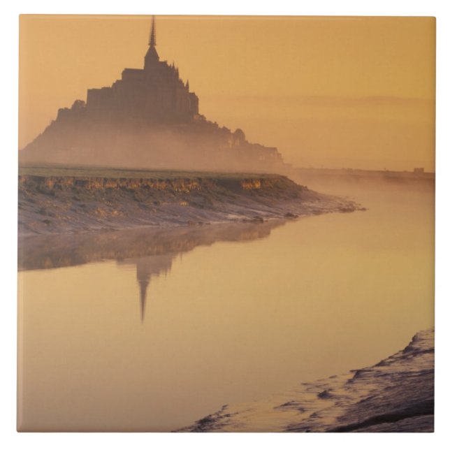 FRANÇA, Normandia Mont St. Michel. Luz da Manhã (Frente)