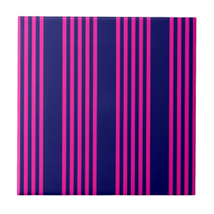Fuchsia e padrão de cinco faixas azul marinho