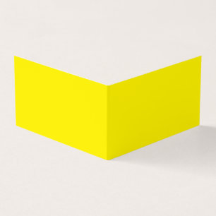 fundo amarelo com borda negra