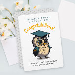 Funny Owl Orange Kids Graduando De Volta À Escola<br><div class="desc">Celebre um marco com este adorável cartão de graduação com uma coruja engraçada e engraçada vestindo um boné de formatura azul! No topo, os "Parabéns" são curvos numa fonte alegre amarelo-laranja, acrescentando um toque festivo. Perfeito para crianças no jardim de infância ou na escola, este cartão é totalmente personalizável —...</div>