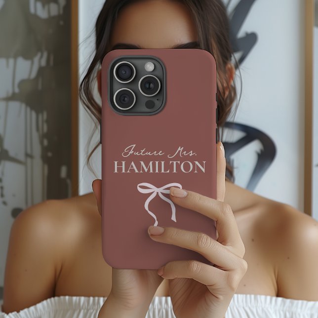 Futura Sra. | Rótulo Personalizado Elegante para N (Personalized Bride Phone Case – Engagement, Bridal Shower & Bachelorette Gift)