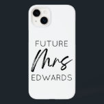 Futuro, Sra. Sobrenome Personalizada Noiva Para Se<br><div class="desc">Esta é uma futura noiva de Sobrenome personalizada da Sra. para ser Capa de telefone de iPhone do Fiancé!</div>