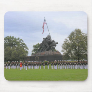Fuzileiros navais na estátua Mousepad de Iwo Jima