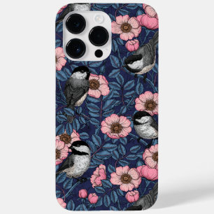 Galinhas na rosa selvagem em rosa e azul