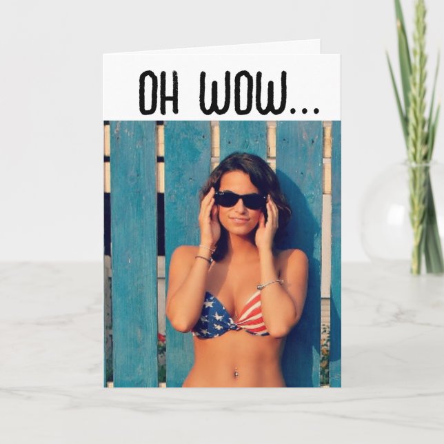 GAROTA BIKINI SOBRE O CARTÃO DE ANIVERSÁRIO DO HIL (Frente)