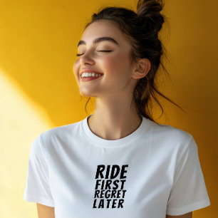 Garota de bicicleta retrô Ironia preta