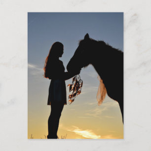 GAROTA E CARTÃO POSTAL DO CAVALO