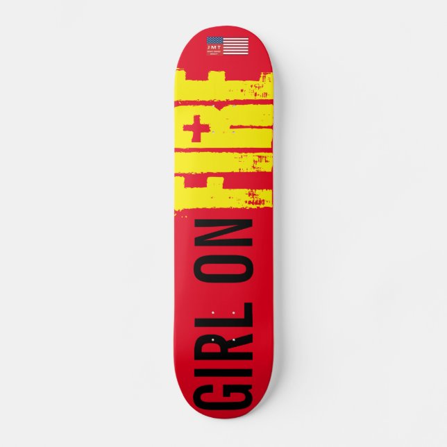 GAROTA EM CHAMAS Skateboard (Frente)
