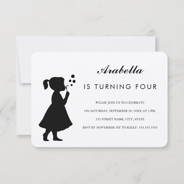 Garota soprando bolhas| Convite de aniversário (Frente)