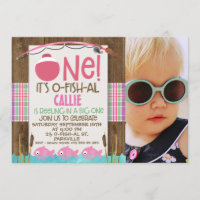 Garotas de peixe aliam um convite para o aniversár