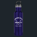 Garrafa Ano personalizado do nome da equipe dos remos do<br><div class="desc">Design personalizado da equipe do enfileiramento do grupo que caracteriza remos cruzados e seu texto feito sob encomenda. Adicione seu nome do clube, o ano e a linha extra do texto feito sob encomenda (o nome do treinador, o nome do rower, o evento, etc.) em alguns artigos que você pode...</div>