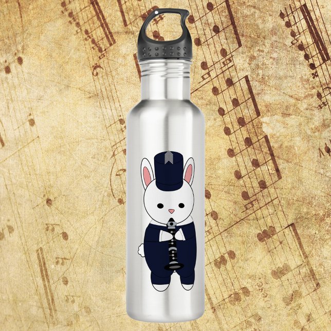 Garrafa Banda Marcha Marinho Clarinet Rabbit Azul Branco (A water bottle with a rabbit playing the clarinet wearing a navy blue & white marching band uniform.)