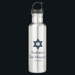 Garrafa Bar Azul Escuro Mitzvah Personalizado<br><div class="desc">Uma estrela azul-escura moderna da garrafa d'água Mitzvah,  Bar David.</div>