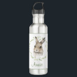 Garrafa Bunny Rabbit Watercolor Nome verde Beba<br><div class="desc">Coelhinho de aquarelas bonitinho em uma coroa verde.  Que fofo.  Personalize com seu nome. Divirta-se com esta garrafa de água onde quer que vá.</div>