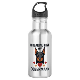 Garrafa Cachorro Dobermann Adorando Corações Vermelhos_1