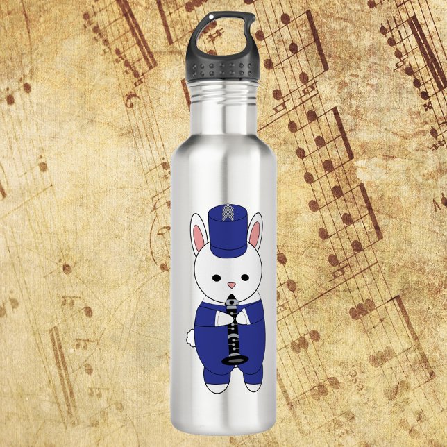 Garrafa Clarinet Bunny Rabbit Marching Banda Azul Branco (A water bottle with a white rabbit playing the clarinet in a blue and white marching band uniform.)
