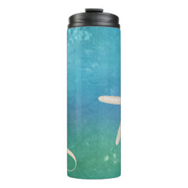 Garrafa de água da estrela do mar isolada