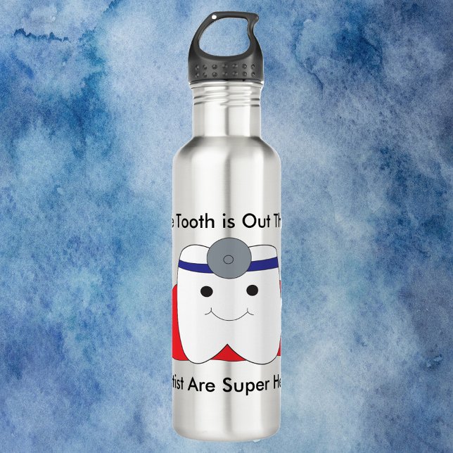 Garrafa Dentista Super Herói dos Dentes Engraçado (A funny water bottle that has a tooth dressed up as a dentist!)
