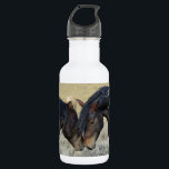 Garrafa Dois Cavalos Selvagens Marrons Nuzzling<br><div class="desc">Um par de cavalos selvagens marrons partilhando um momento tenro num campo de erva. Estes dois cavalos de pintura marrom podem ser vistos gentilmente zunindo um ao outro, apreciando uma a outra empresa. Seus homens ruídos soprando na brisa. Exibindo poder, bondade e liberdade. Excelente para amantes de cavalos.</div>