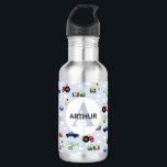 Garrafa Escola de Comboios e Crianças de Automóveis Azuis<br><div class="desc">Este design de garrafa de água azul e fofo para crianças apresenta um padrão de transporte de desenho azul, com carros, caminhões, trens, aviões, escavadores, tratores e helicópteros. Também há espaço para você adicionar o nome e monograma de seus garotos em uma bela fonte. A adição perfeita, com o tema...</div>