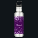 Garrafa Estilhaço do nome do monograma com brilho púrpura<br><div class="desc">Um fundo roxo profundo com gotas elegantes de brilho roxo. Texto branco colorido. Personalize e adicione seu nome. O nome é escrito com um script de estilo escrito à mão branca.</div>