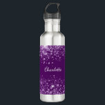 Garrafa Estilhaço do nome do monograma com brilho púrpura<br><div class="desc">Um fundo roxo profundo com gotas elegantes de brilho roxo. Texto branco colorido. Personalize e adicione seu nome. O nome é escrito com um script de estilo escrito à mão branca.</div>
