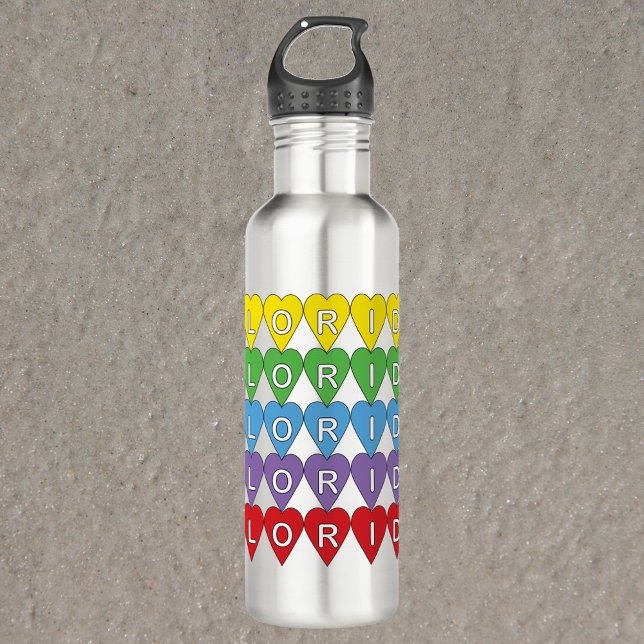 Garrafa Florida Heart Rainbow (A water bottle that says Florida in a pattern of rainbow hearts.)