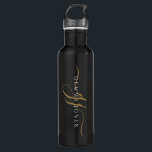 Garrafa Iniciais de Monograma de Script na moda Dourado Pr<br><div class="desc">Uma garrafa de água monográfica elegante,  ao estilo minimalista,  com um nome sans serif e uma elegante escrita de uva-dourada a preto.</div>